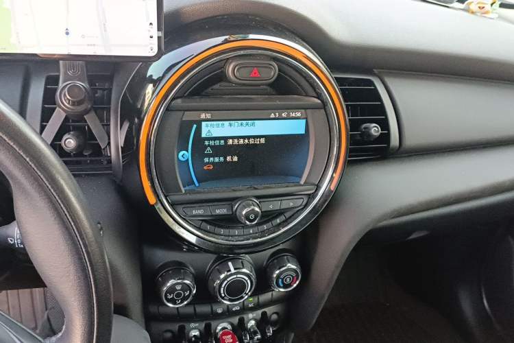 Used MINI 2018 1.5T ONE Five-Door Edition Audio And AC Panel