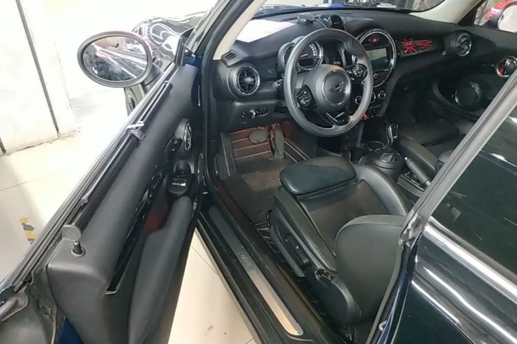 Used MINI 2018 1.5T COOPER Artist Driver Seat