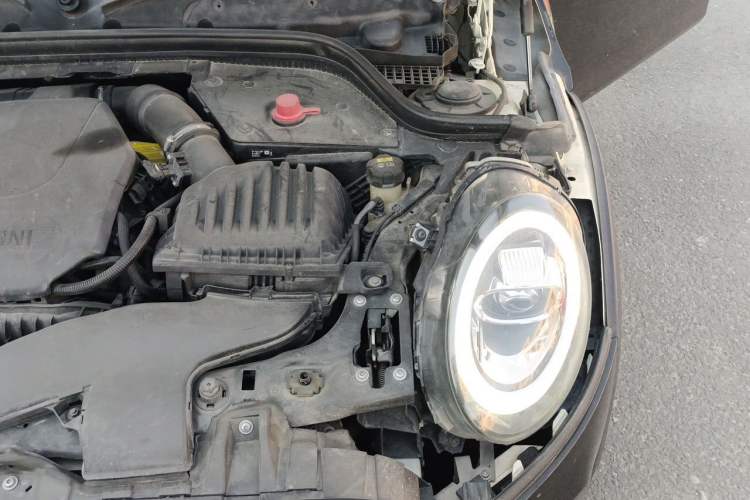Used MINI 2018 1.5T ONE Five-Door Edition Engine Bay Left