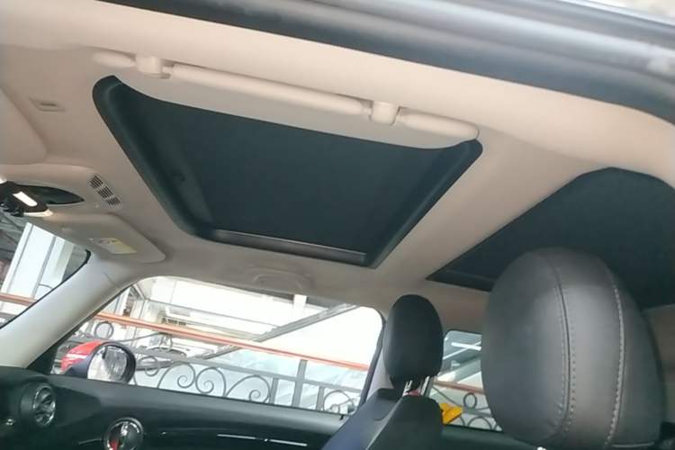 Used MINI 2018 1.5T COOPER Artist Headliner