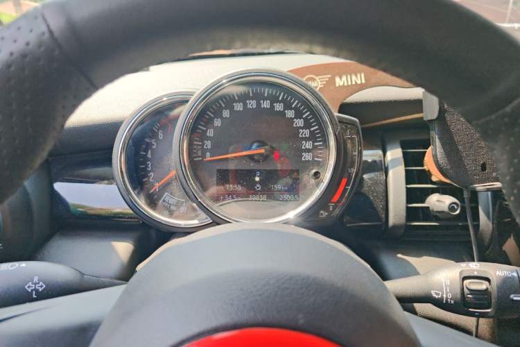 Used MINI 2018 1.5T COOPER Classic Edition Five-Door Version Instrument Cluster