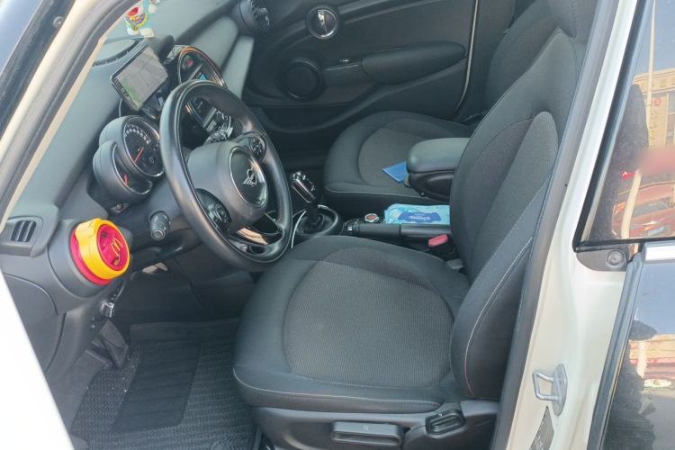 Used MINI 2018 1.5T ONE Five-Door Edition Left Front Seat