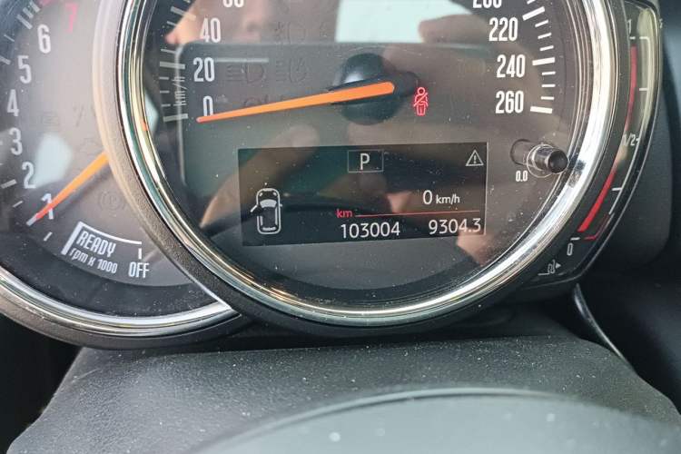 Used MINI 2018 1.5T ONE Five-Door Edition Odometer Close Up