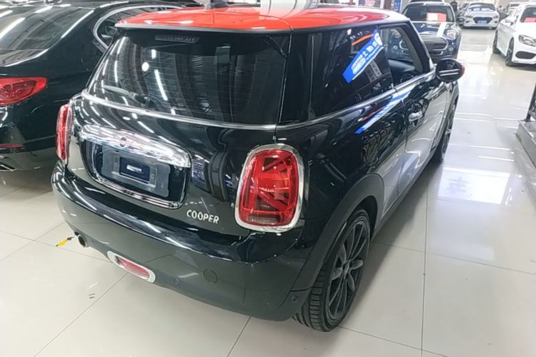 Used MINI 2018 1.5T COOPER Artist Rear Right 45 Deg