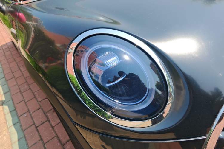 Used MINI 2018 1.5T COOPER Classic Edition Five-Door Version Right Front Headlight