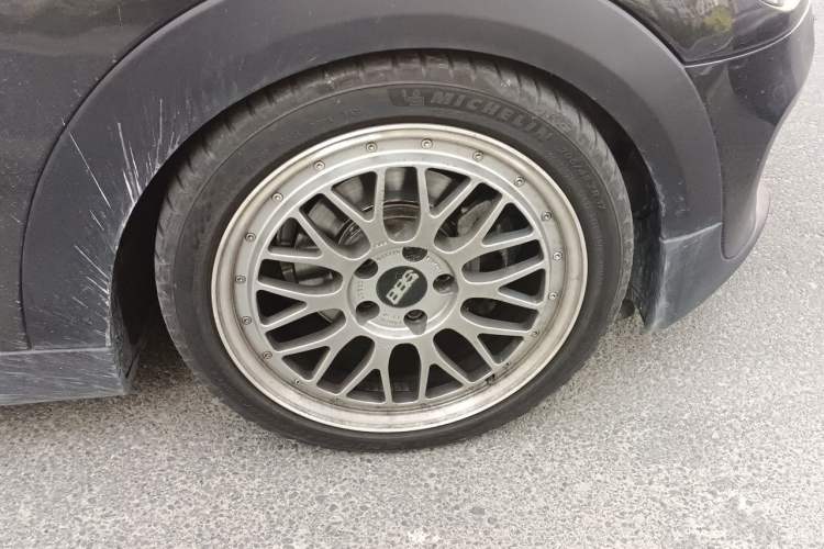Used MINI 2018 1.5T ONE Five-Door Edition Right Front Wheel Hub