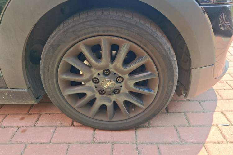 Used MINI 2018 1.5T COOPER Classic Edition Five-Door Version Right Front Wheel Hub