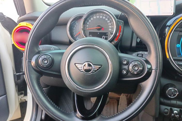 Used MINI 2018 1.5T ONE Five-Door Edition Steering Wheel
