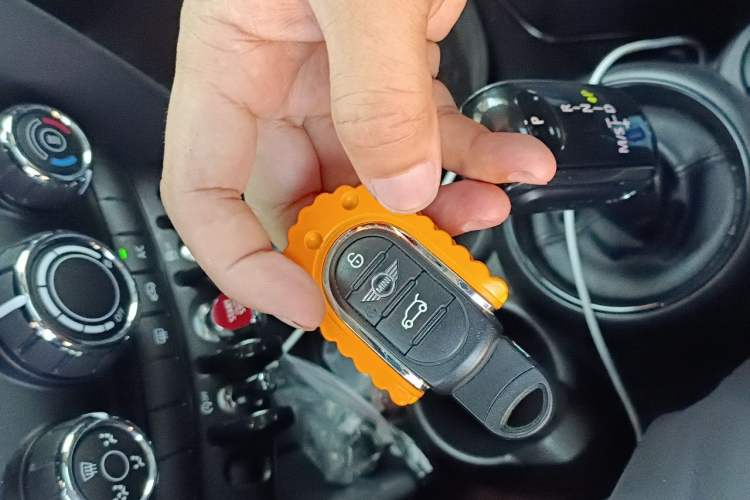 Used MINI 2018 1.5T ONE Five-Door Edition Vehicle Key