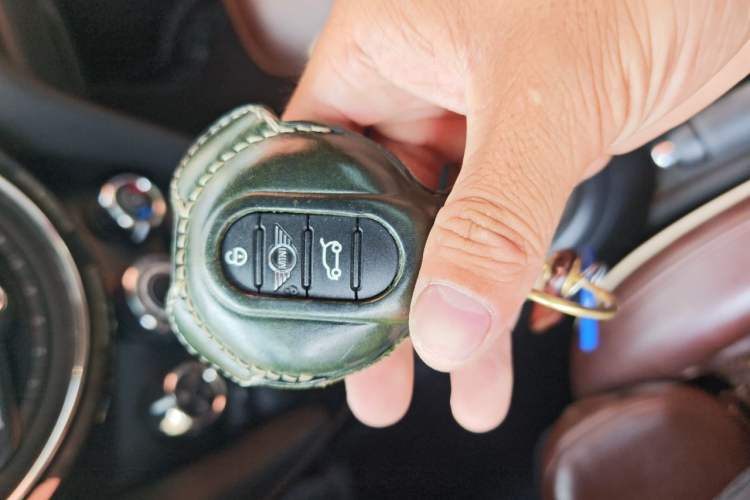 Used MINI 2018 1.5T COOPER Classic Edition Five-Door Version Vehicle Key