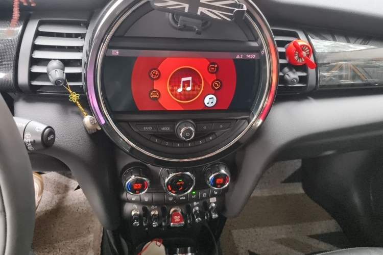 Used MINI 2018 1.5T COOPER Artist Five-Door Edition Audio And AC Panel
