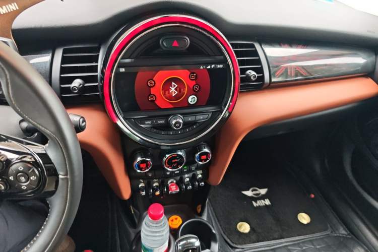 Used MINI 2018 1.5T COOPER Artist Five-Door Edition Audio And AC Panel