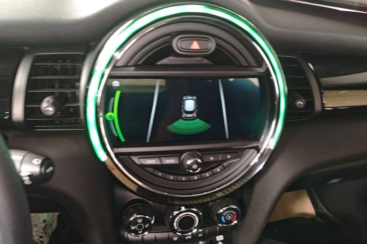 Used MINI 2018 1.5T COOPER Classic Edition Five-Door Version Audio And AC Panel