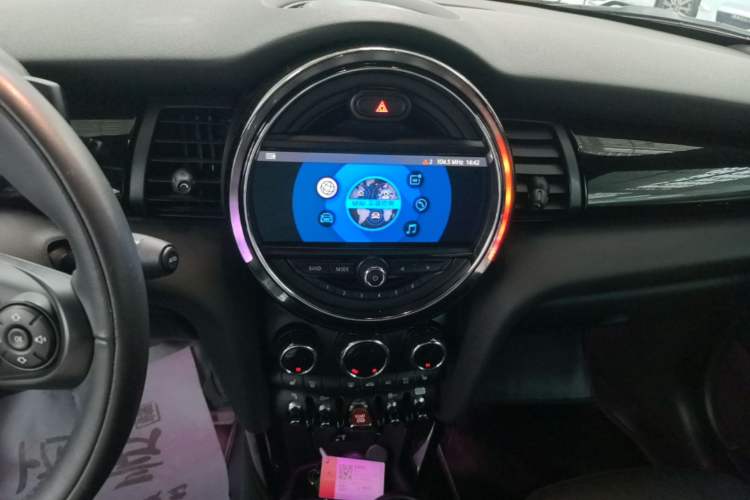 Used MINI 2018 1.5T COOPER CABRIO Classic Edition Audio And AC Panel