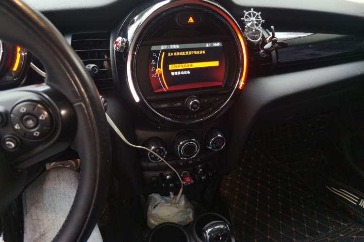 Used MINI 2018 1.5T ONE PLUS Five-Door Edition Audio And AC Panel