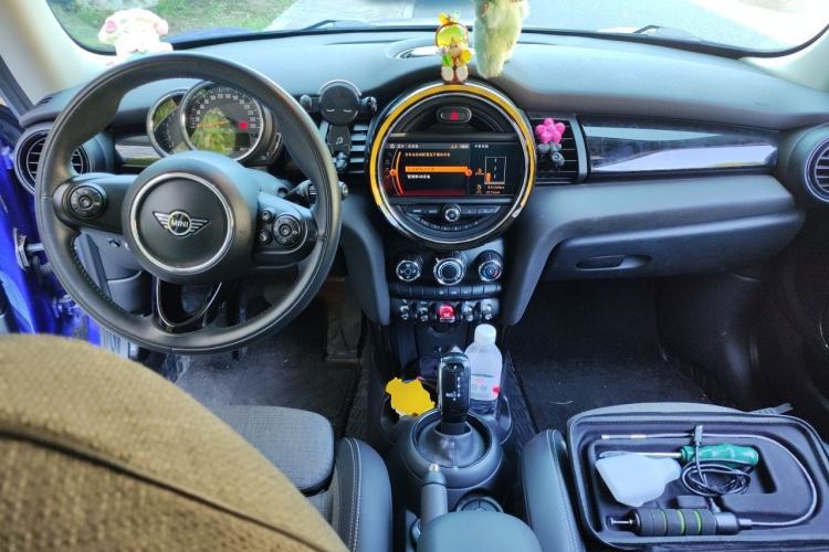 Used MINI 2018 1.5T COOPER Classic Edition Center Console