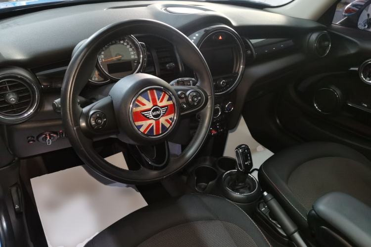 Used MINI 2018 1.5T ONE PLUS Center Console