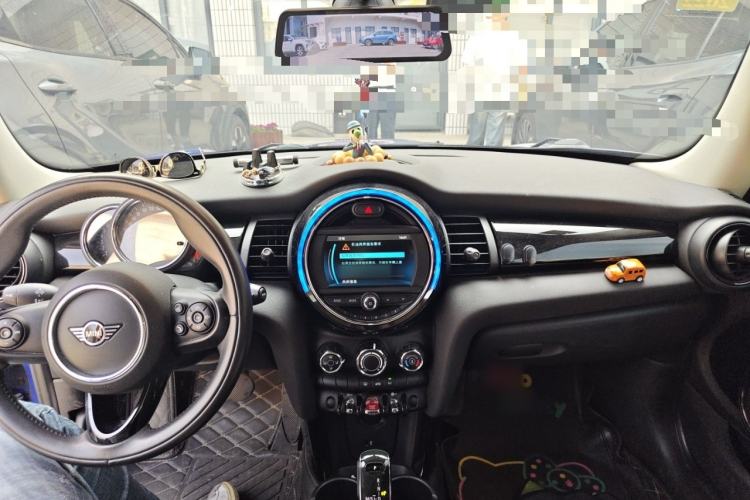 Used MINI 2018 1.5T ONE PLUS Center Console