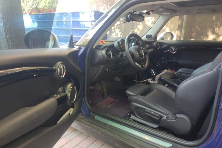 Used MINI 2018 1.5T COOPER Artist Driver Seat