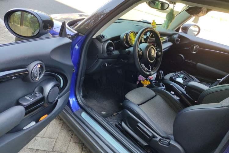 Used MINI 2018 1.5T COOPER Classic Edition Driver Seat