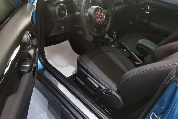 Used MINI 2018 1.5T ONE PLUS Driver Seat