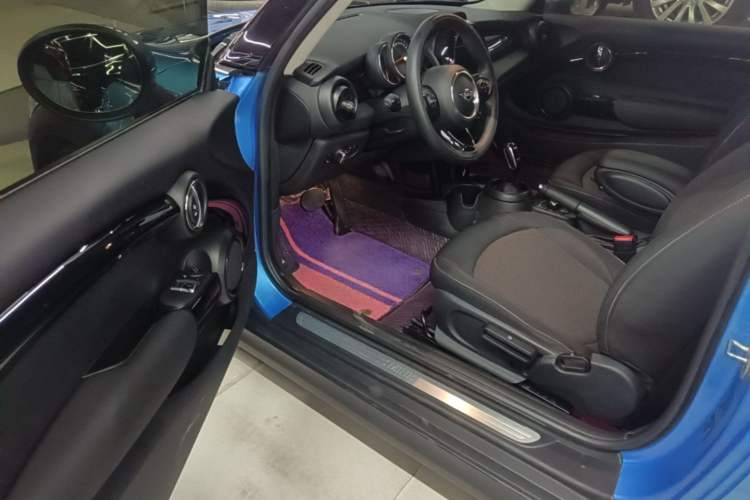 Used MINI 2018 1.5T ONE PLUS Driver Seat
