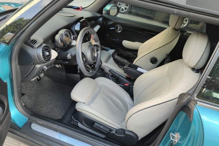 Used MINI 2018 1.5T COOPER CABRIO Artist Driver Seat