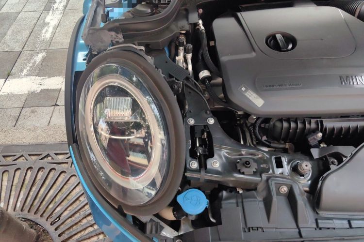 Used MINI 2018 1.5T COOPER Classic Edition Five-Door Version Engine Bay Right
