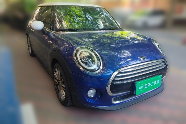 Used MINI 2018 1.5T COOPER Artist Front Right 45 Deg