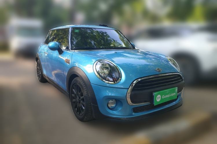 Used MINI 2018 1.5T ONE PLUS Front Right 45 Deg