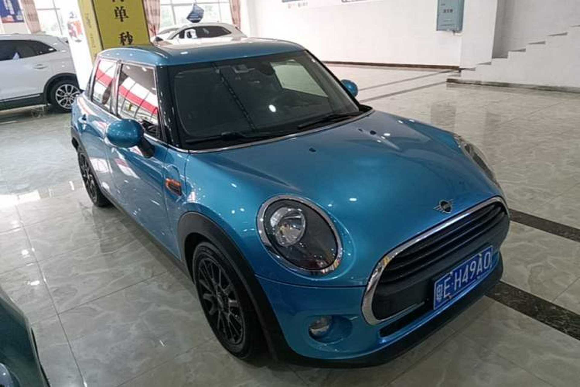 Used MINI 2018 1.5T ONE PLUS Five-Door Edition Front Right 45 Deg