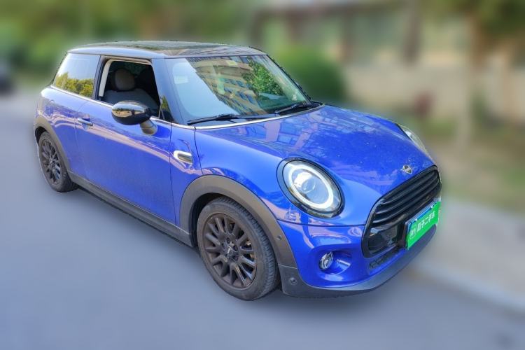 Used MINI 2018 1.5T COOPER Classic Edition Front Right 45 Deg