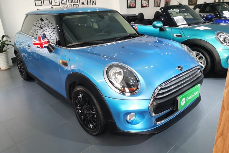 Used MINI 2018 1.5T ONE PLUS Front Right 45 Deg