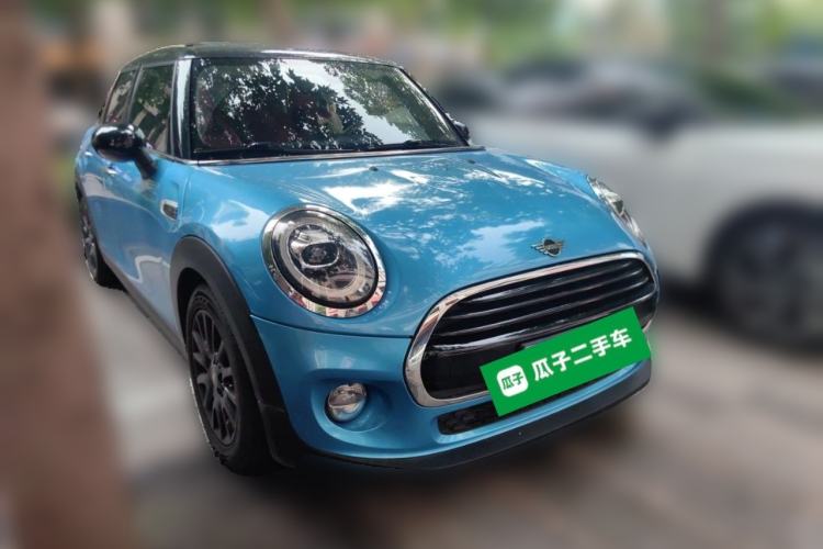 Used MINI 2018 1.5T COOPER Classic Edition Five-Door Version Front Right 45 Deg