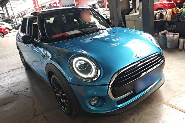 Used MINI 2018 1.5T COOPER Classic Edition Five-Door Version Front Right 45 Deg