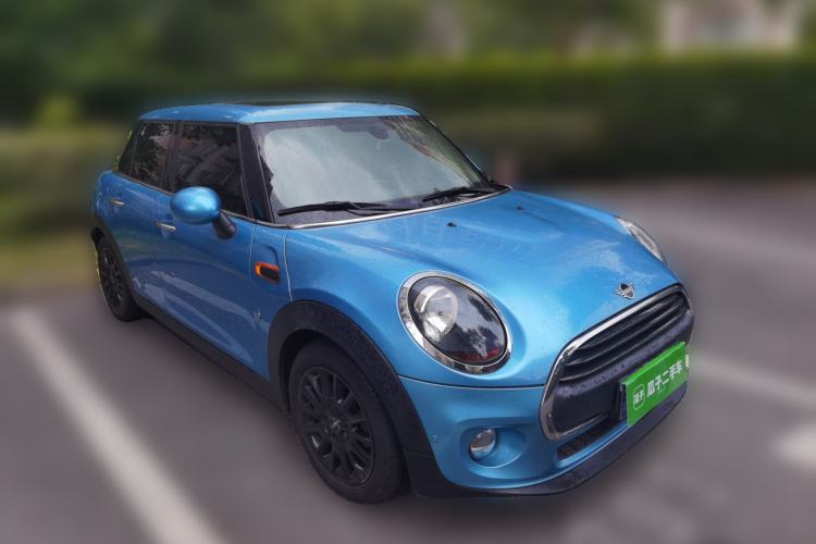 Used MINI 2018 1.5T ONE PLUS Five-Door Edition Front Right 45 Deg