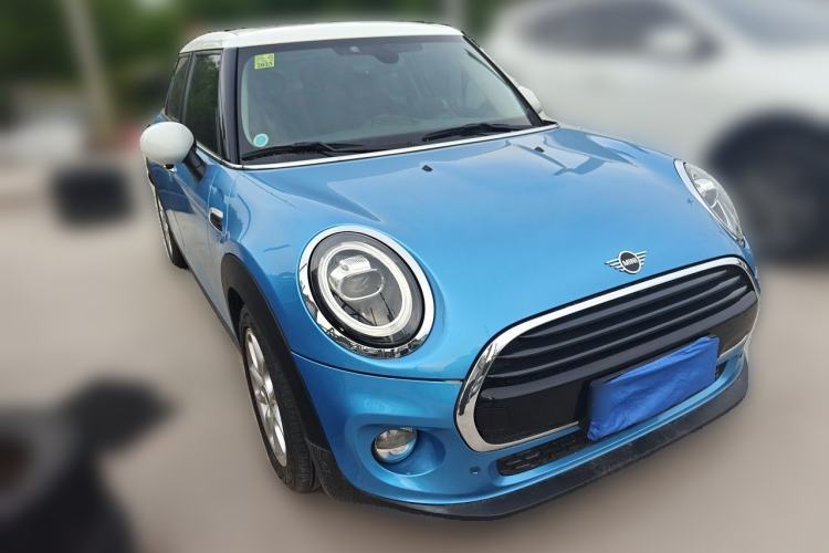 Used MINI 2018 1.5T COOPER Classic Edition Five-Door Version Front Right 45 Deg