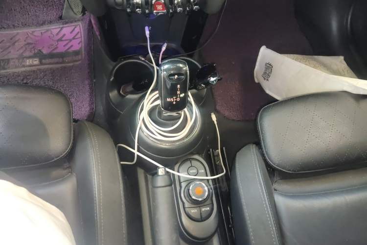 Used MINI 2018 1.5T COOPER Artist Gear Lever