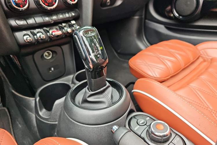 Used MINI 2018 1.5T COOPER CABRIO Artist Gear Lever