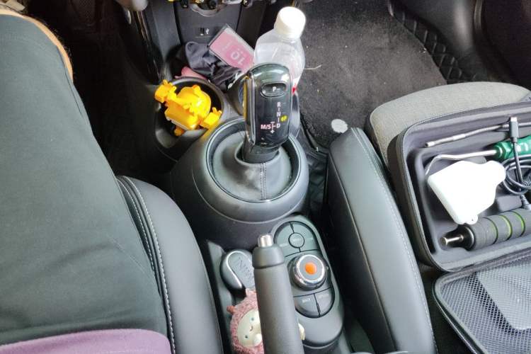 Used MINI 2018 1.5T COOPER Classic Edition Gear Lever