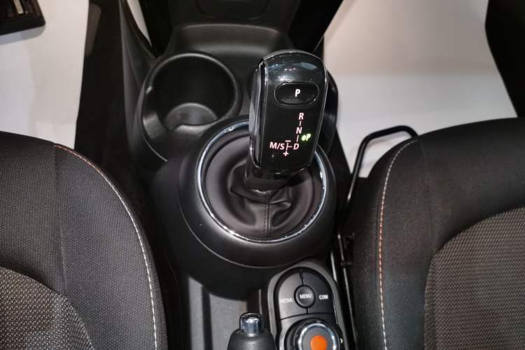 Used MINI 2018 1.5T ONE PLUS Gear Lever