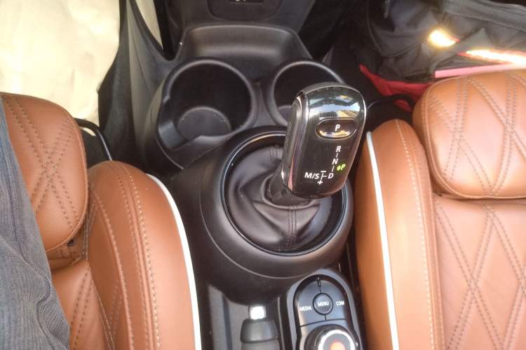 Used MINI 2018 1.5T COOPER CABRIO Artist Gear Lever