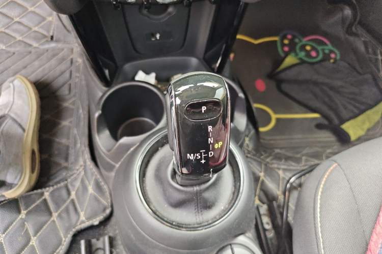 Used MINI 2018 1.5T ONE PLUS Gear Lever