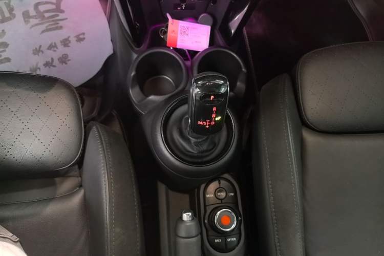 Used MINI 2018 1.5T COOPER CABRIO Classic Edition Gear Lever