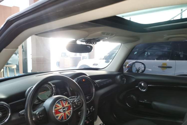 Used MINI 2018 1.5T ONE PLUS Headliner