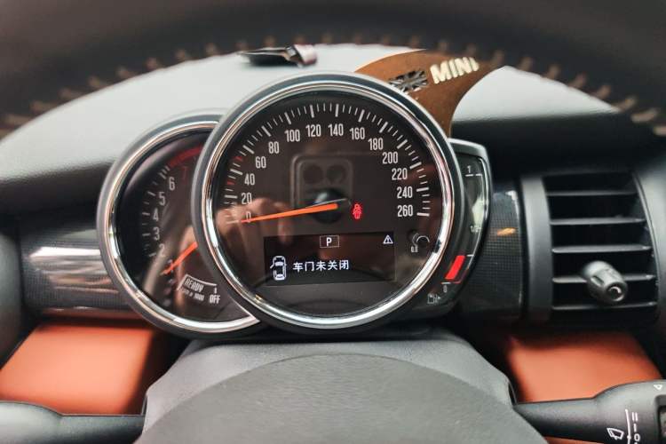 Used MINI 2018 1.5T COOPER Artist Five-Door Edition Instrument Cluster