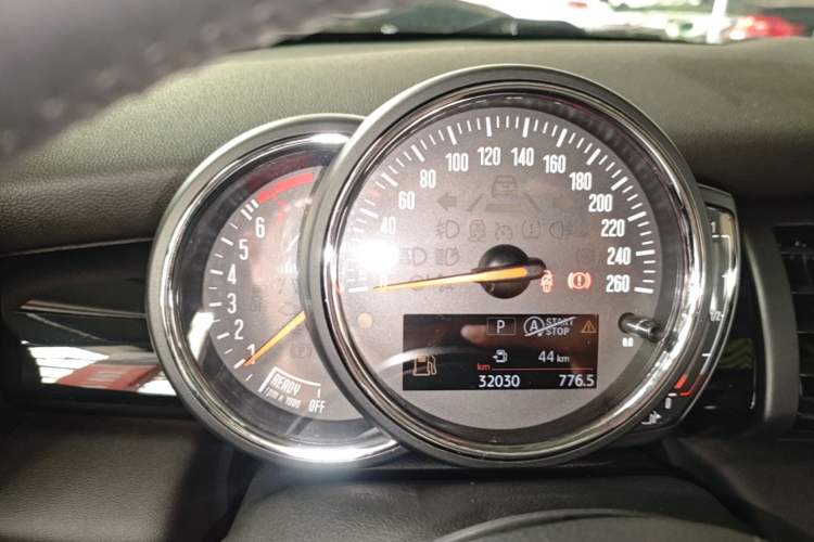 Used MINI 2018 1.5T COOPER Classic Edition Five-Door Version Instrument Cluster