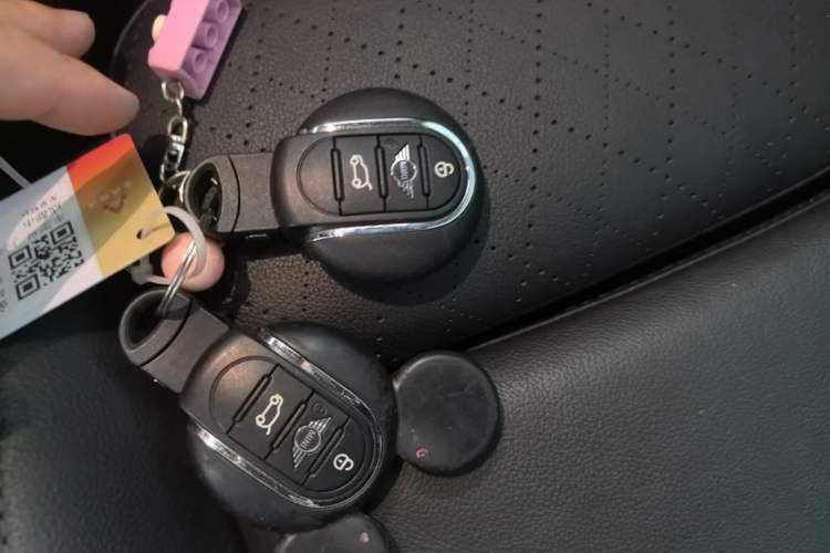Used MINI 2018 1.5T COOPER CABRIO Classic Edition Interior 1