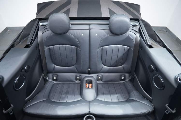 Used MINI 2018 1.5T COOPER CABRIO Artist Interior 2