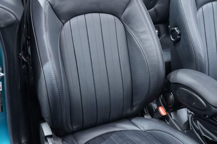 Used MINI 2018 1.5T COOPER CABRIO Artist Interior 7